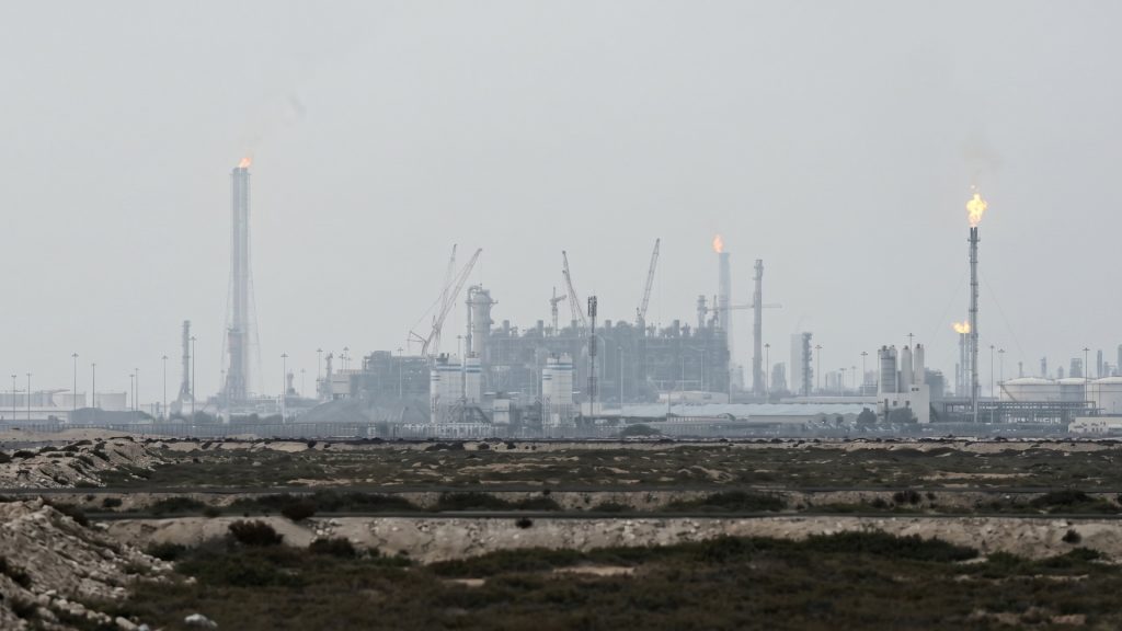 La República (Colombia) - Sinolam requests international arbitration over the cancellation of an energy project